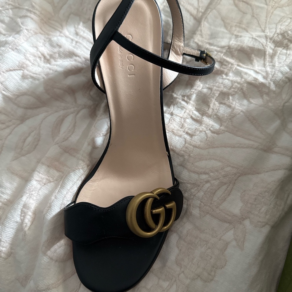 Gucci Marmont Black Sandals with Gold Logo